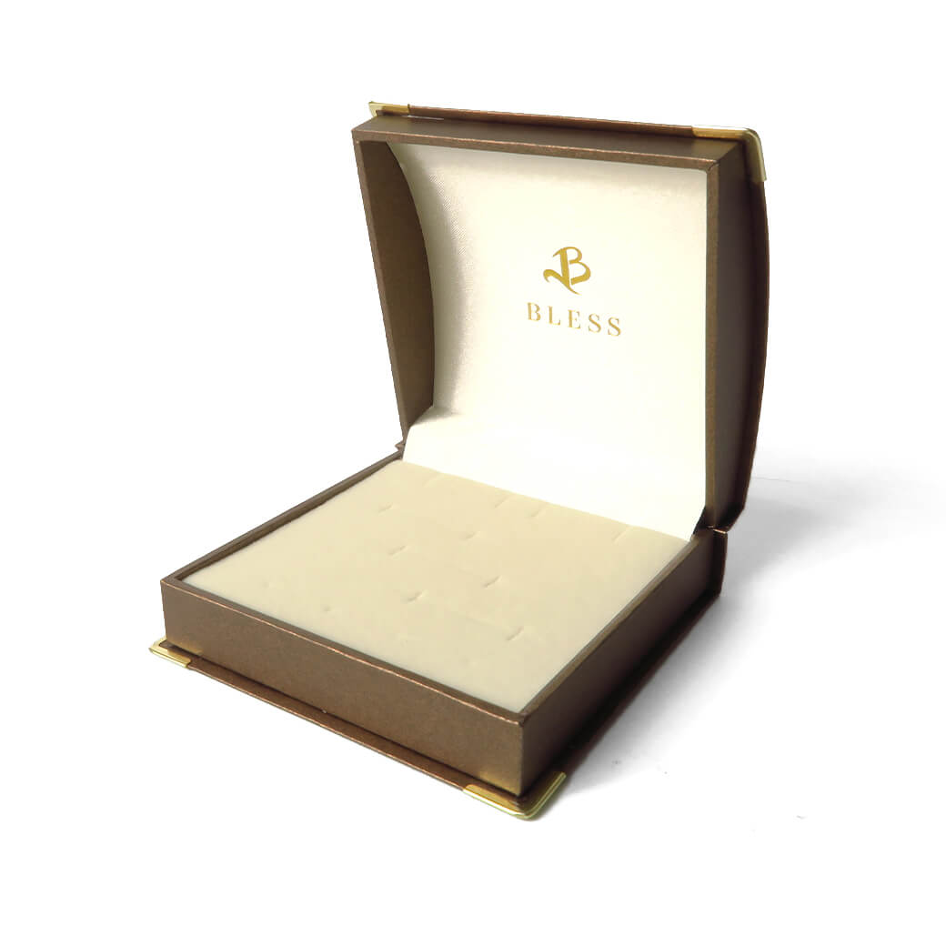 ボックス」ブラウンネックレスBOX-BLESSショッパー