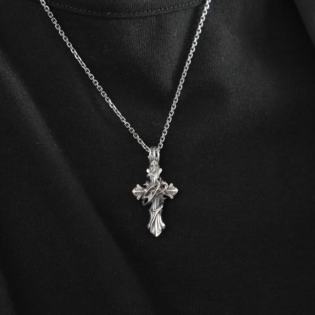 THORN CROSS PENDANT M / XP-015 – BLESS