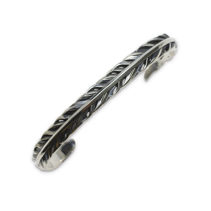 INTELLECTUAL FEATHER BANGLE / XB-008