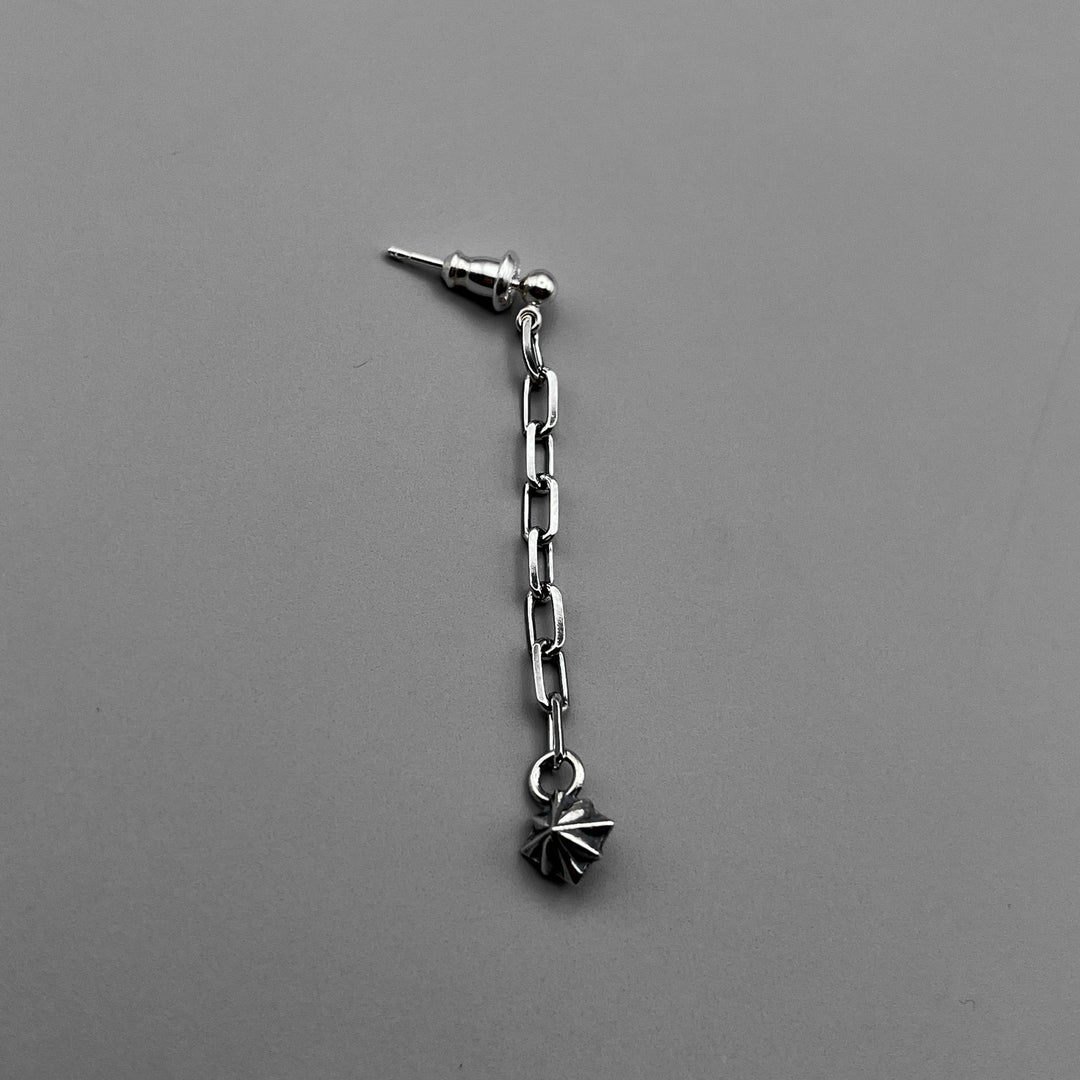 TRIPLE X STUDS PENDULUM PIERCE(片耳用) / XE-043