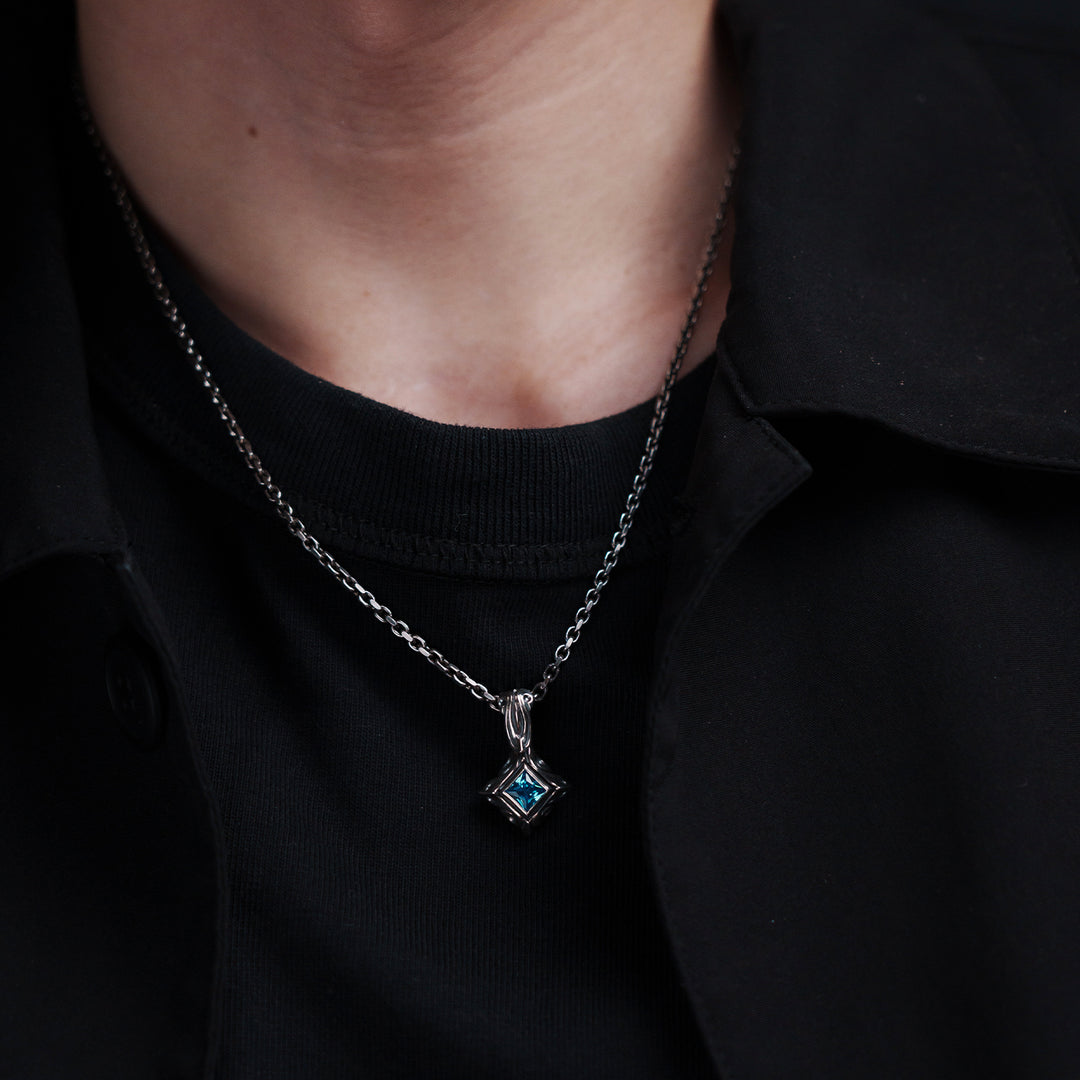 URBAN TRIBAL SQUARE PENDANT M/X0201