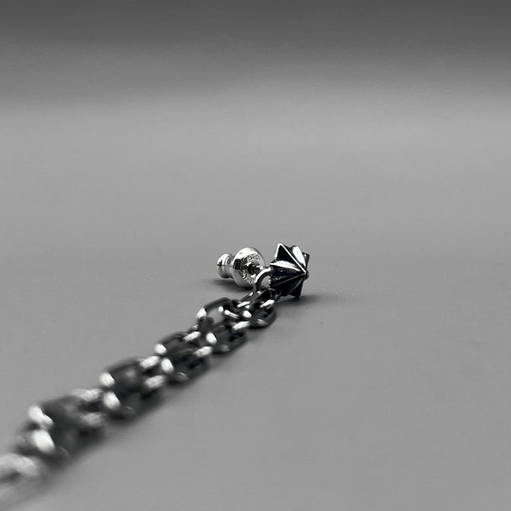 TRIPLE X STUDS CHAIN PIERCE(片耳用) / XE-042