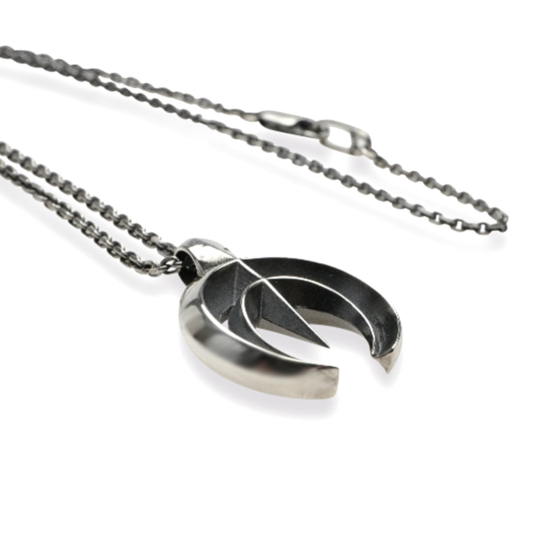 INTELLECTUAL FEATHER NAJA HORSE SHOE PENDANT / XP-044