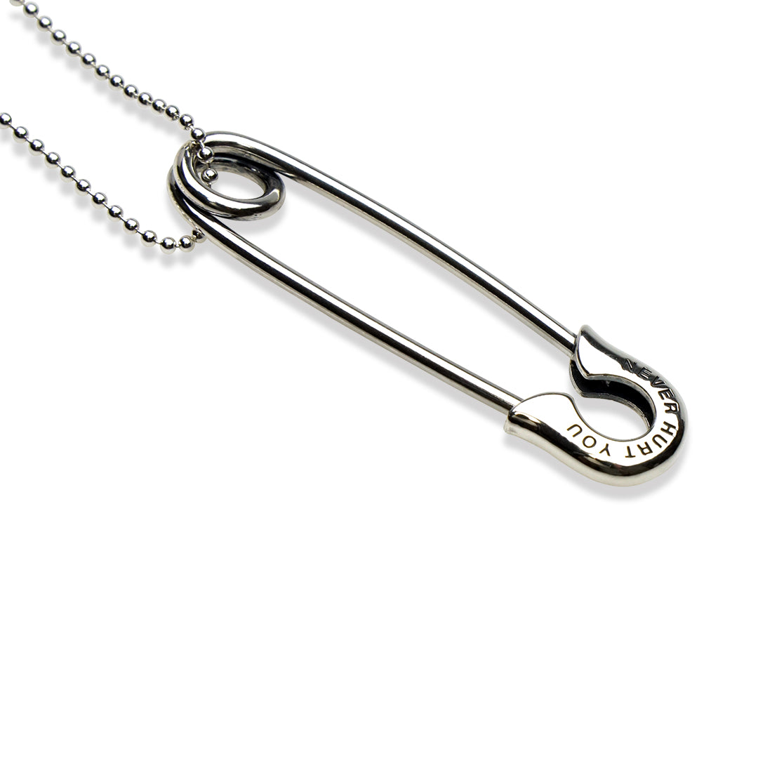 OFF THE WALL NEVER HURT YOU SAFETY PIN PENDANT / XP-154 – BLESS