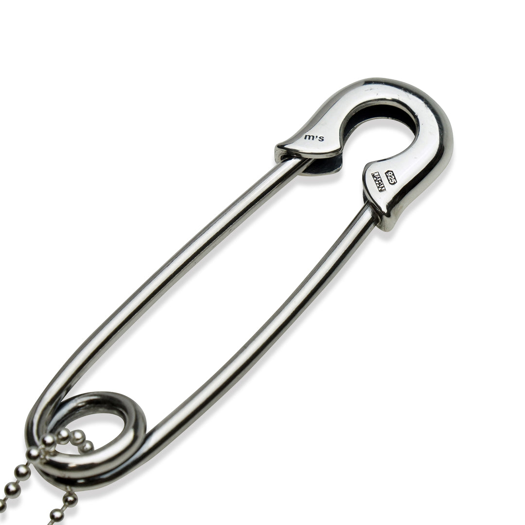 OFF THE WALL NEVER HURT YOU SAFETY PIN PENDANT / XP-154
