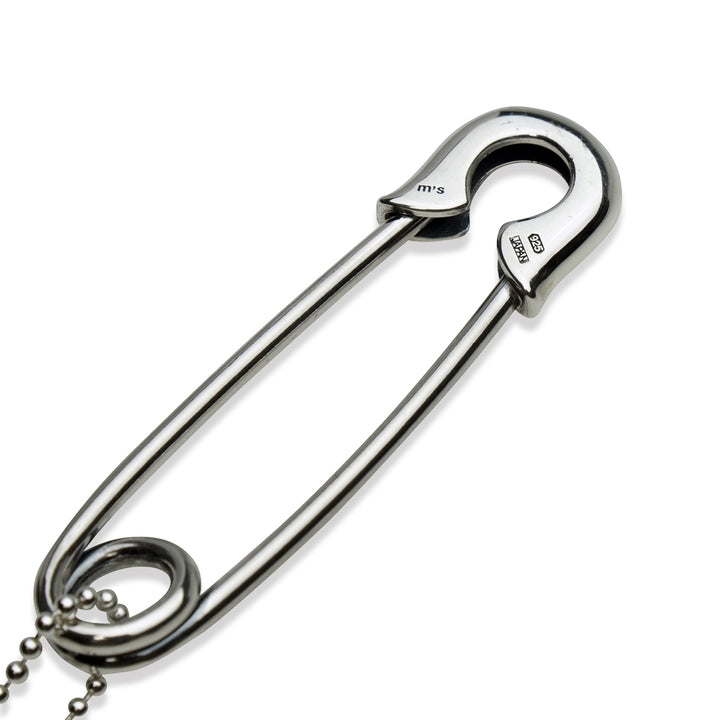 OFF THE WALL NEVER HURT YOU SAFETY PIN PENDANT / XP-154