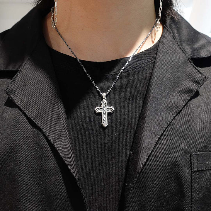 TRIPLE X EDITION THORN CROSS PENDANT / XP-168