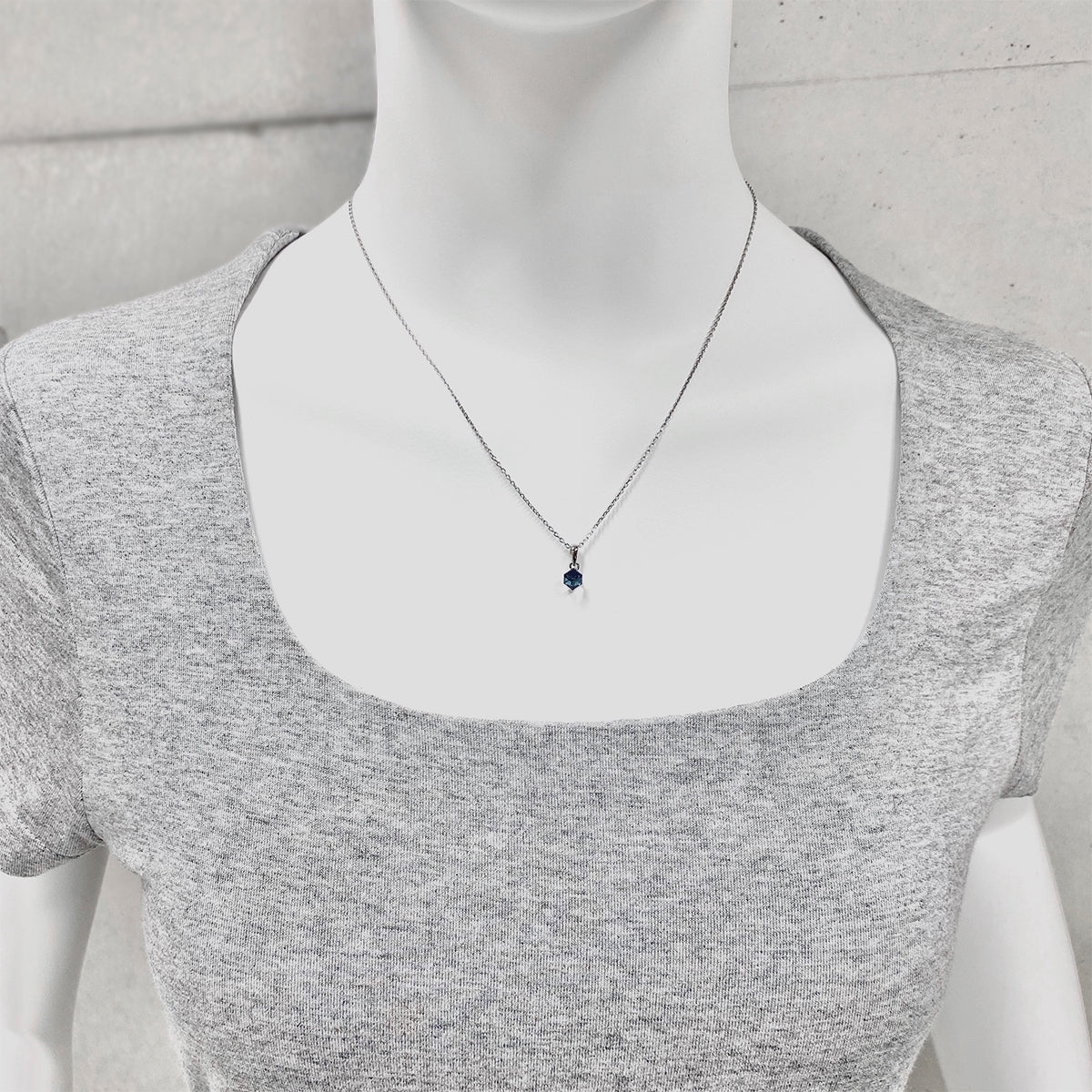 スワロフスキーキューブネックレス(S) / BSN-197 – BLESS