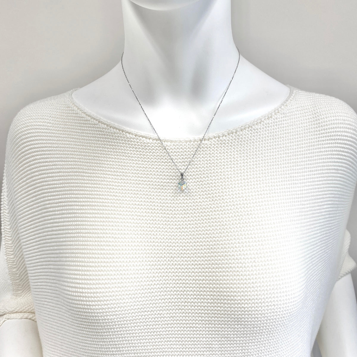 スワロフスキーキューブネックレス(M) – BLESS