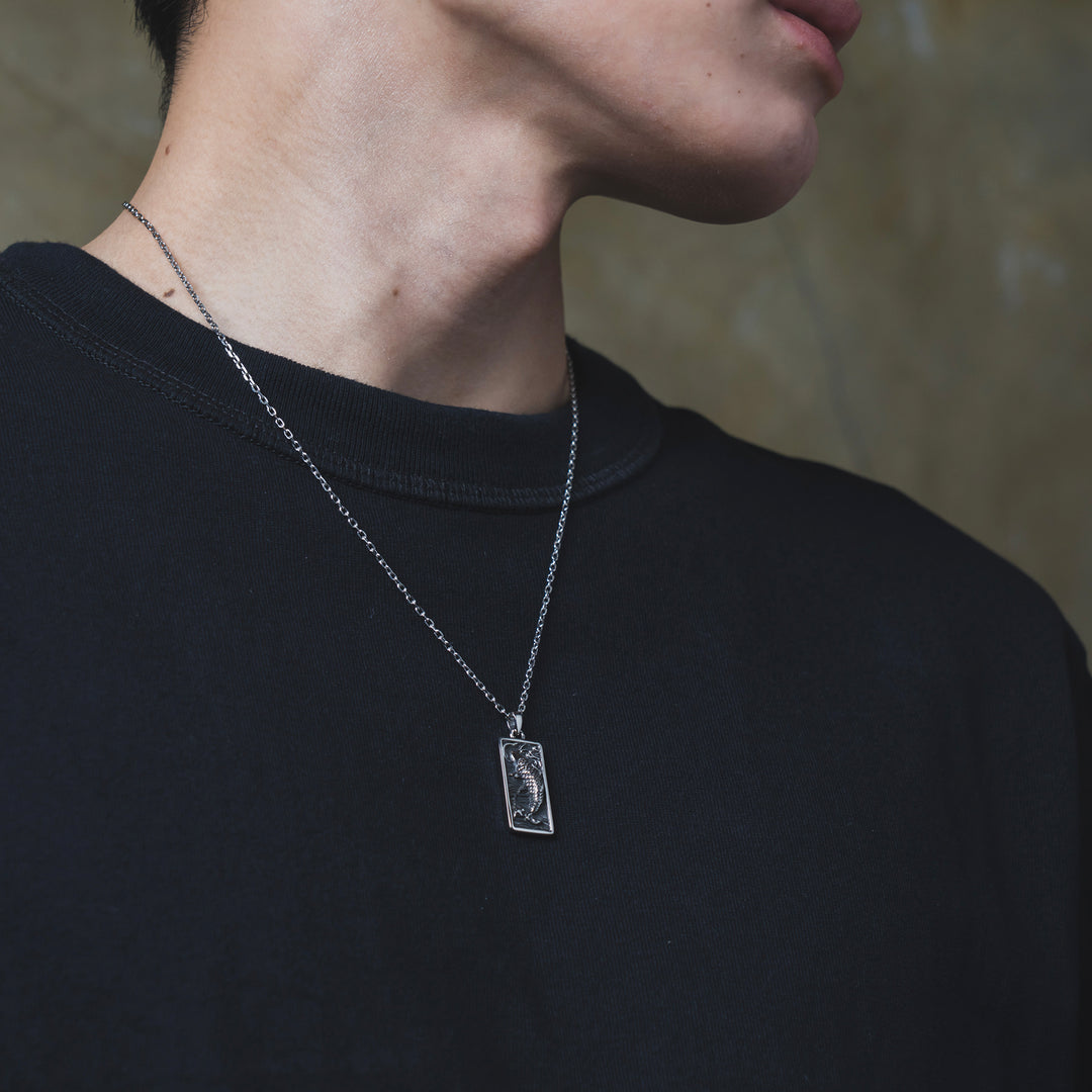 KOI Relief Necklace – コイ レリーフ プレート / BSN-733