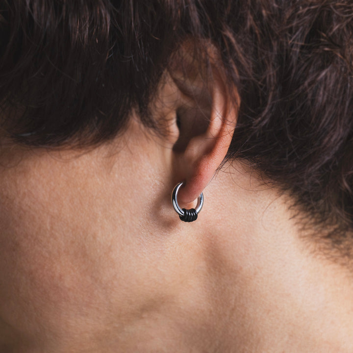 ブラックリング フープピアス(片耳用) / BSP-581