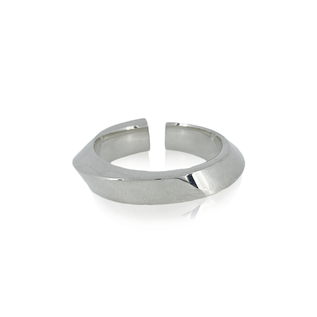 FINE TWIST FREE RING