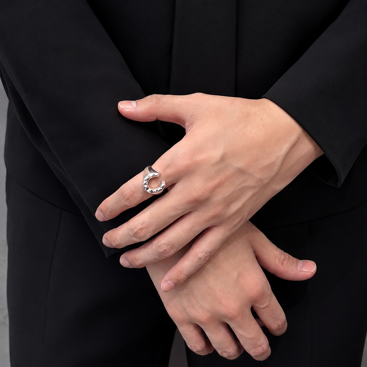 FINE STUDS HORSESHOE RING / FR-013