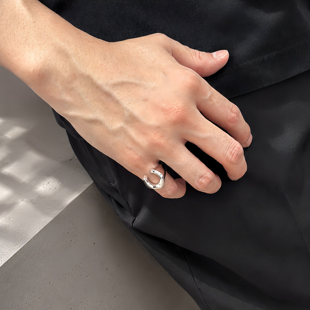 FINE EDGE HORSESHOE RING / FR-014