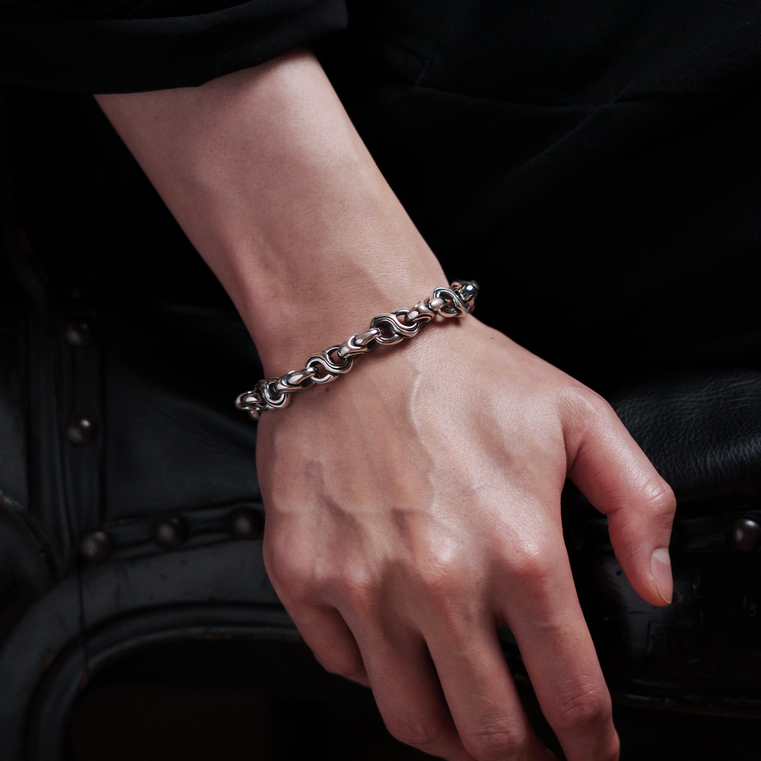 URBAN TRIBAL SLINK BRACELET L / L-541 – BLESS