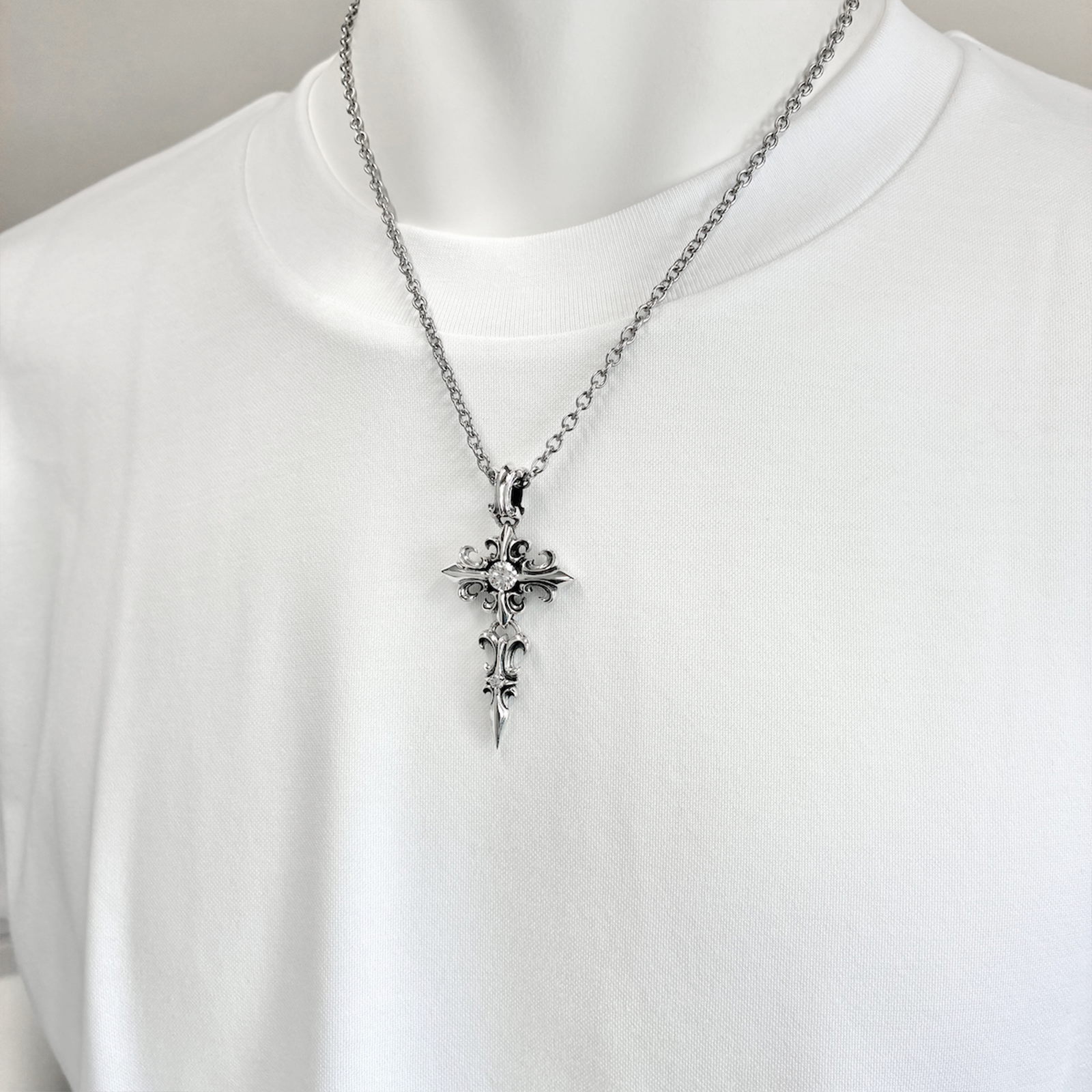 【新品未使用】マエストロ 純PT トゥインクルクロス ネックレス 新品未使用】マエストロ 純PT トゥインクルクロス ネックレス