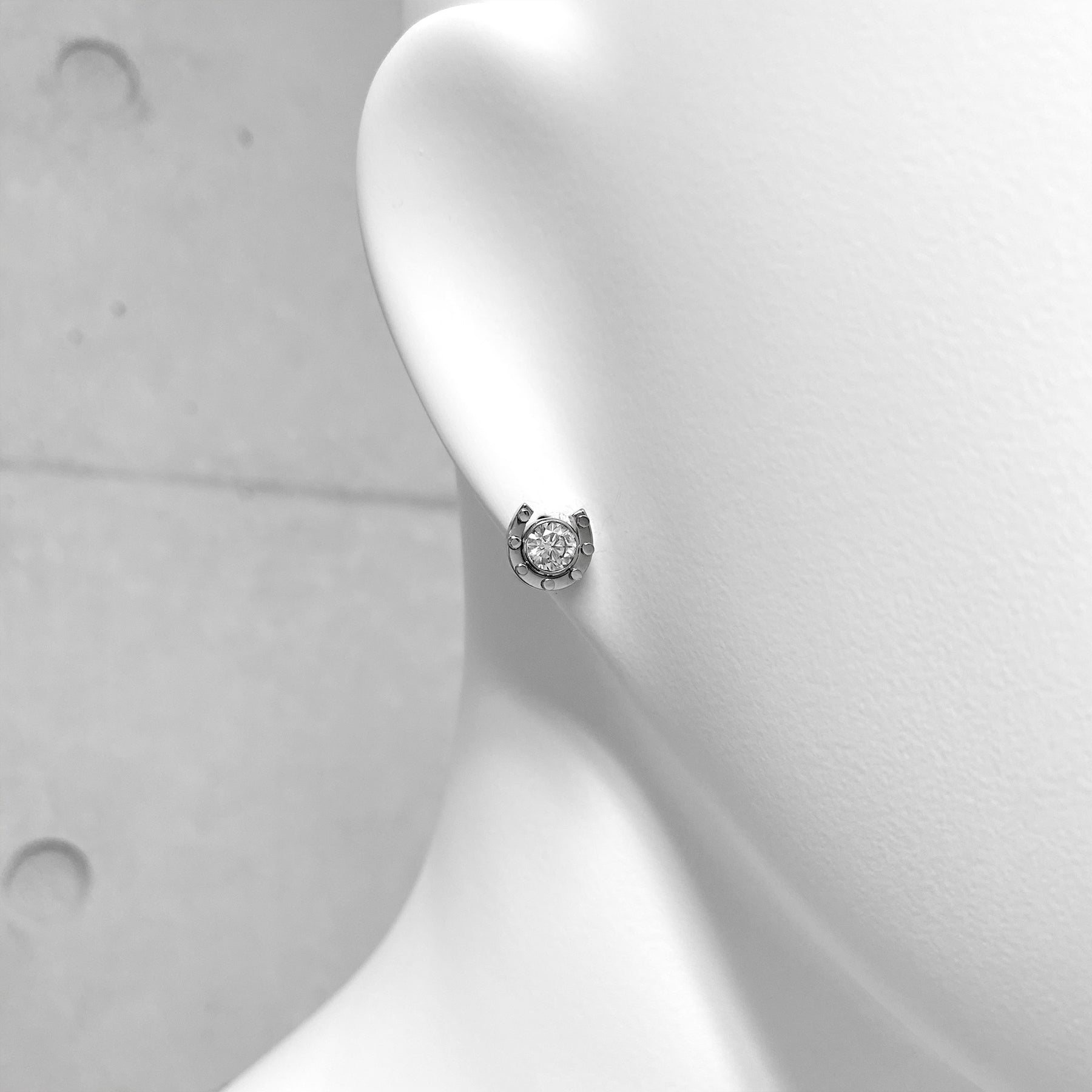 ホースシューピアス(片耳用) / SGP-097 – BLESS