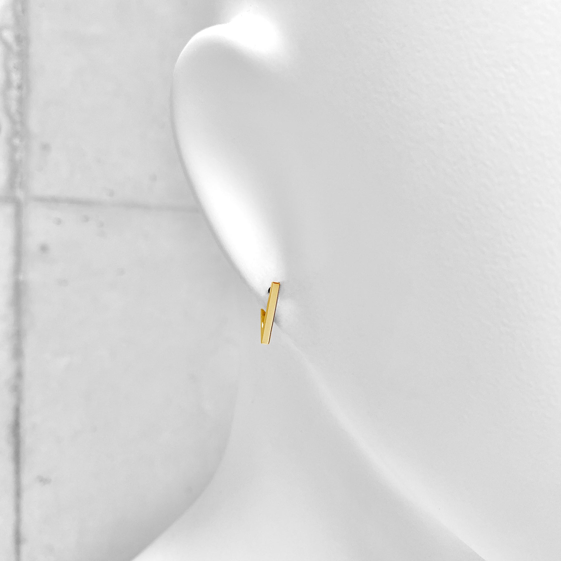 トライアングルフープピアス(片耳用) / SGP-173 – BLESS