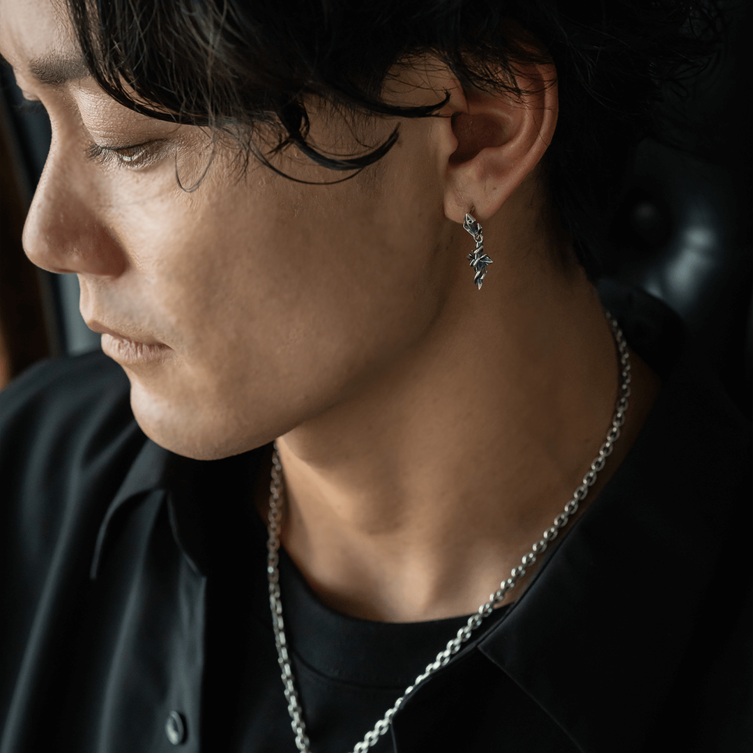 TENTACLES CROSS PLANE DROP PIERCE(片耳用) / X0252