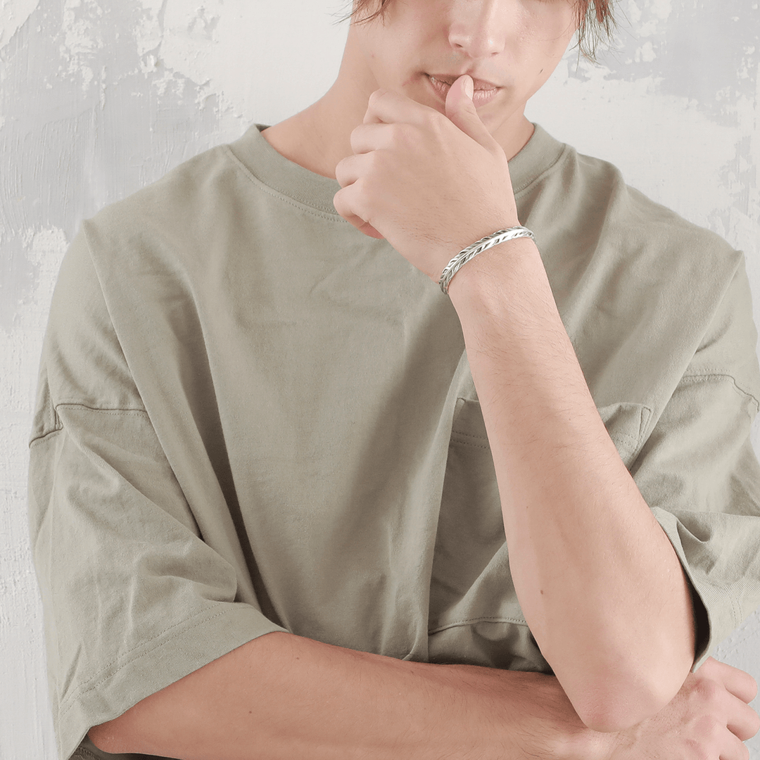 INTELLECTUAL FEATHER BANGLE / XB-008