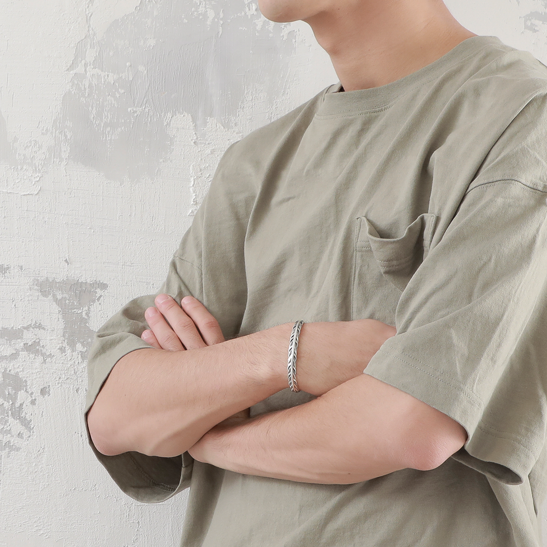 INTELLECTUAL FEATHER BANGLE / XB-008