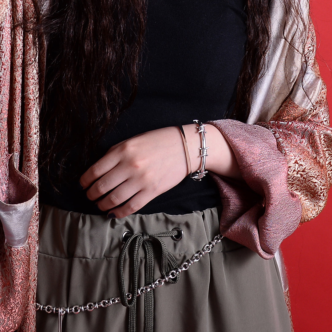 OFF THE WALL LIBERTY BARBED WIRE BANGLE / XB-036