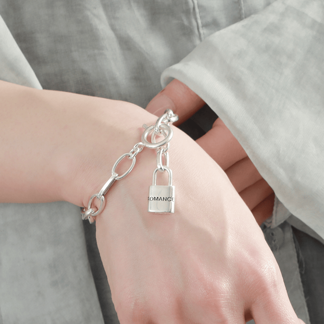 OFF THE WALL ROMANCE PADLOCK CHAIN BRACELET / XB-037