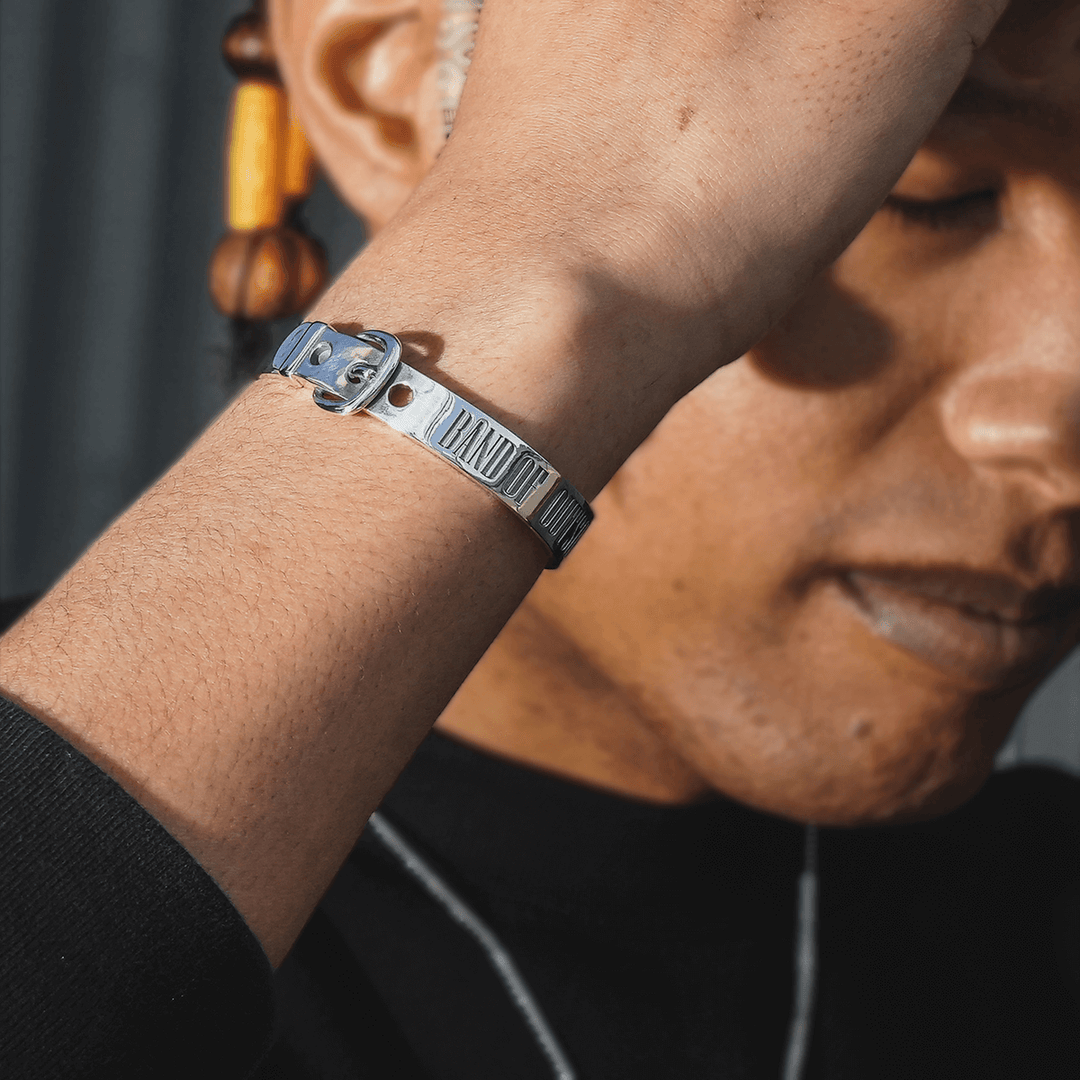 OFF THE WALL BAND OF OUTSIDERS BELT BANGLE / XB-049 – BLESS