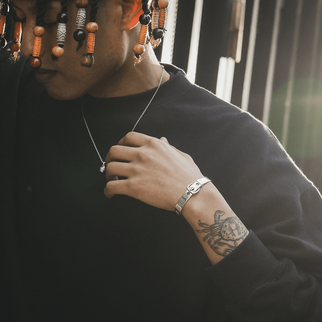 OFF THE WALL BAND OF OUTSIDERS BELT BANGLE / XB-049