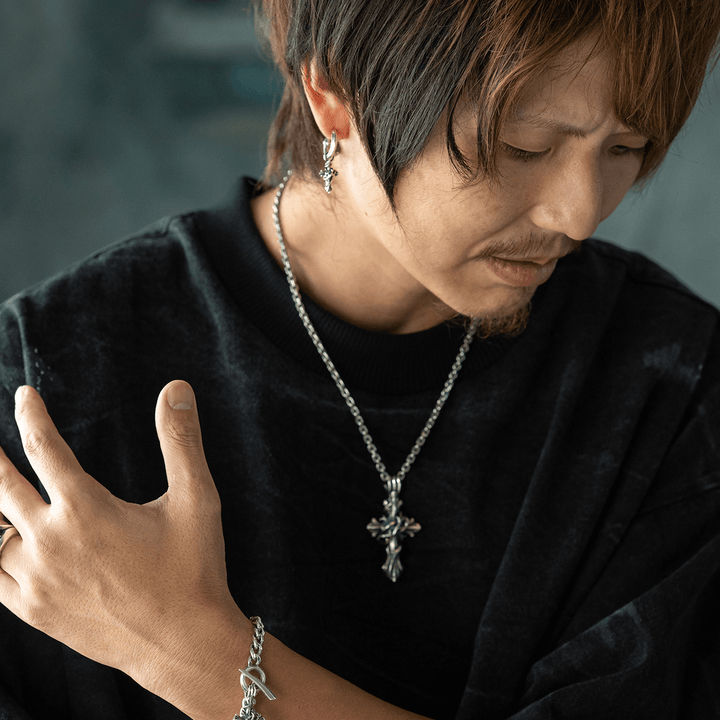 THORN CROSS DROP PIERCE (for one ear) / XE-010