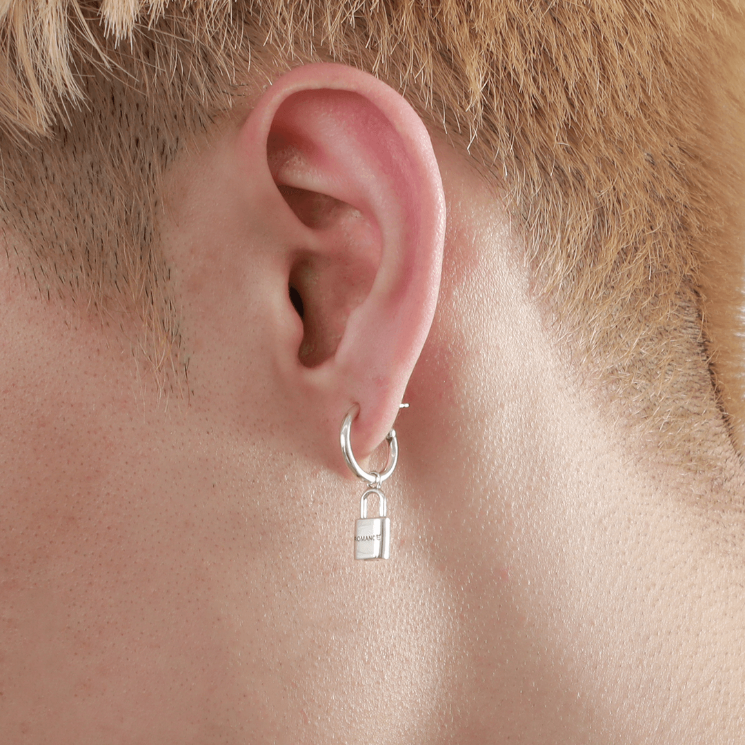 OFF THE WALL ROMANCE PADLOCK HOOP POST PIERCE(片耳用) / XE-021