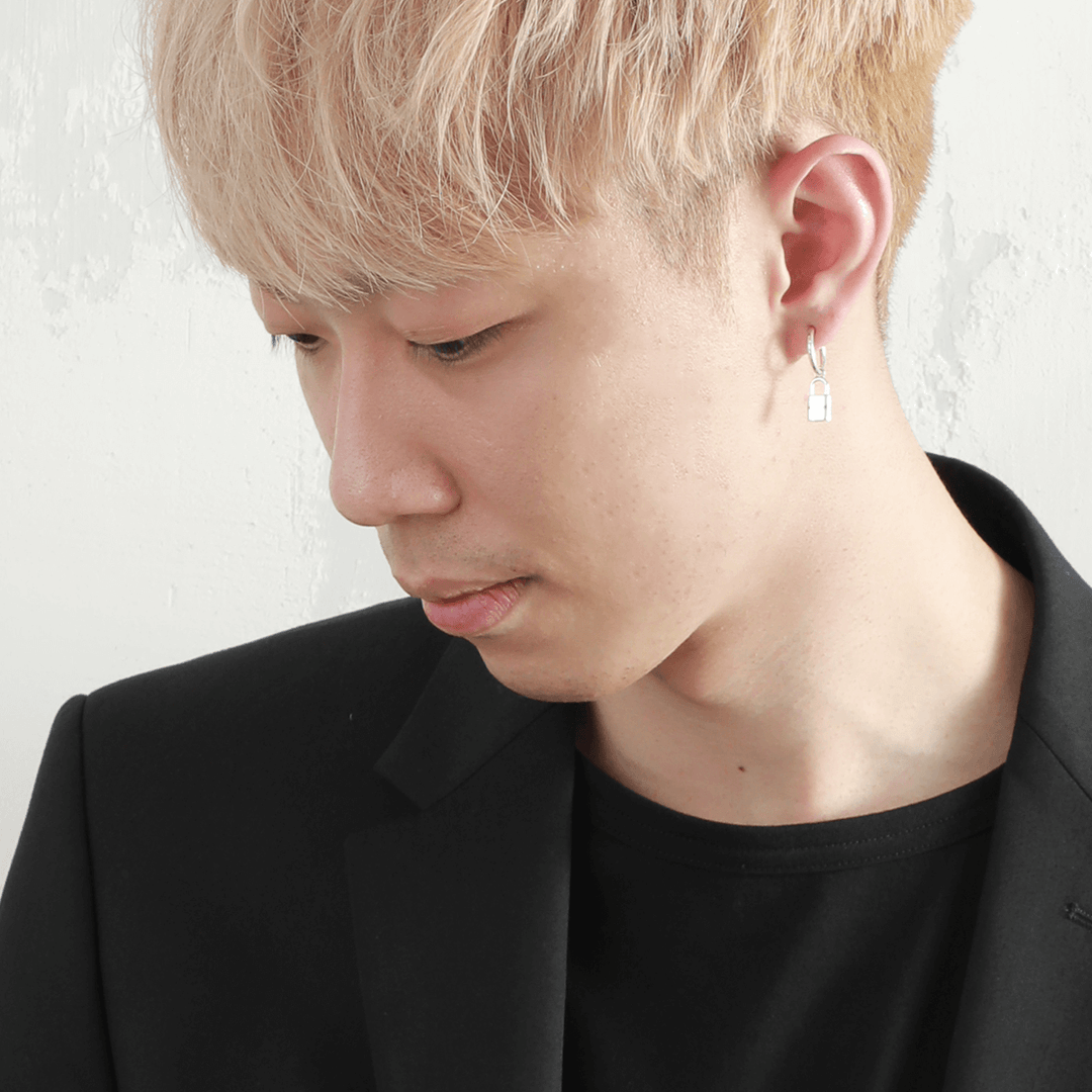 OFF THE WALL ROMANCE PADLOCK HOOP POST PIERCE(片耳用) / XE-021