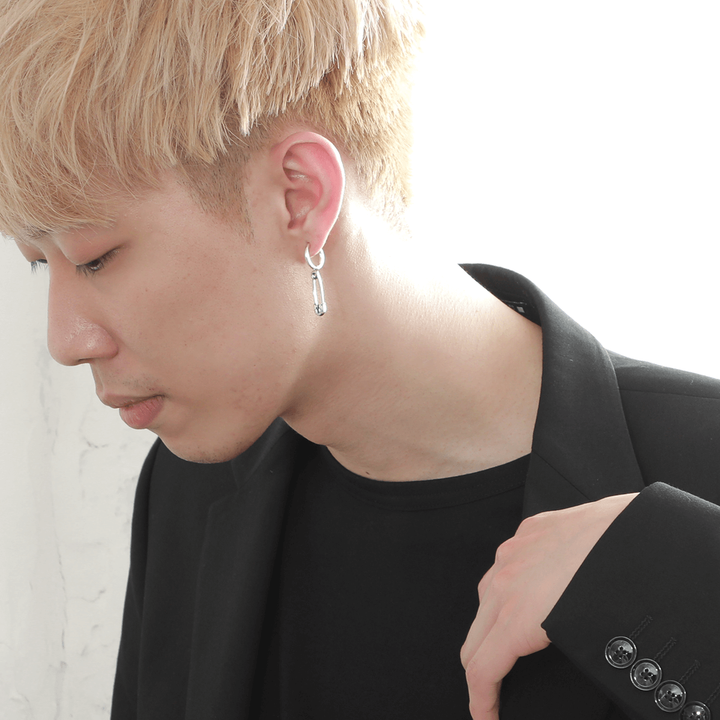 OFF THE WALL NEVER HURT YOU SAFETY PIN HOOP POST PIERCE(片耳用) / XE-022