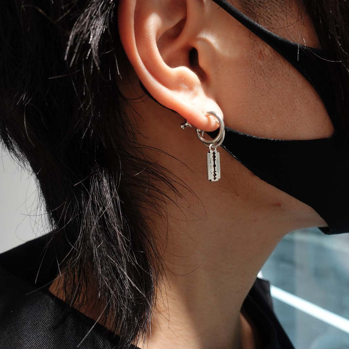OFF THE WALL RAZOR HOOP POST PIERCE(片耳用) / XE-023