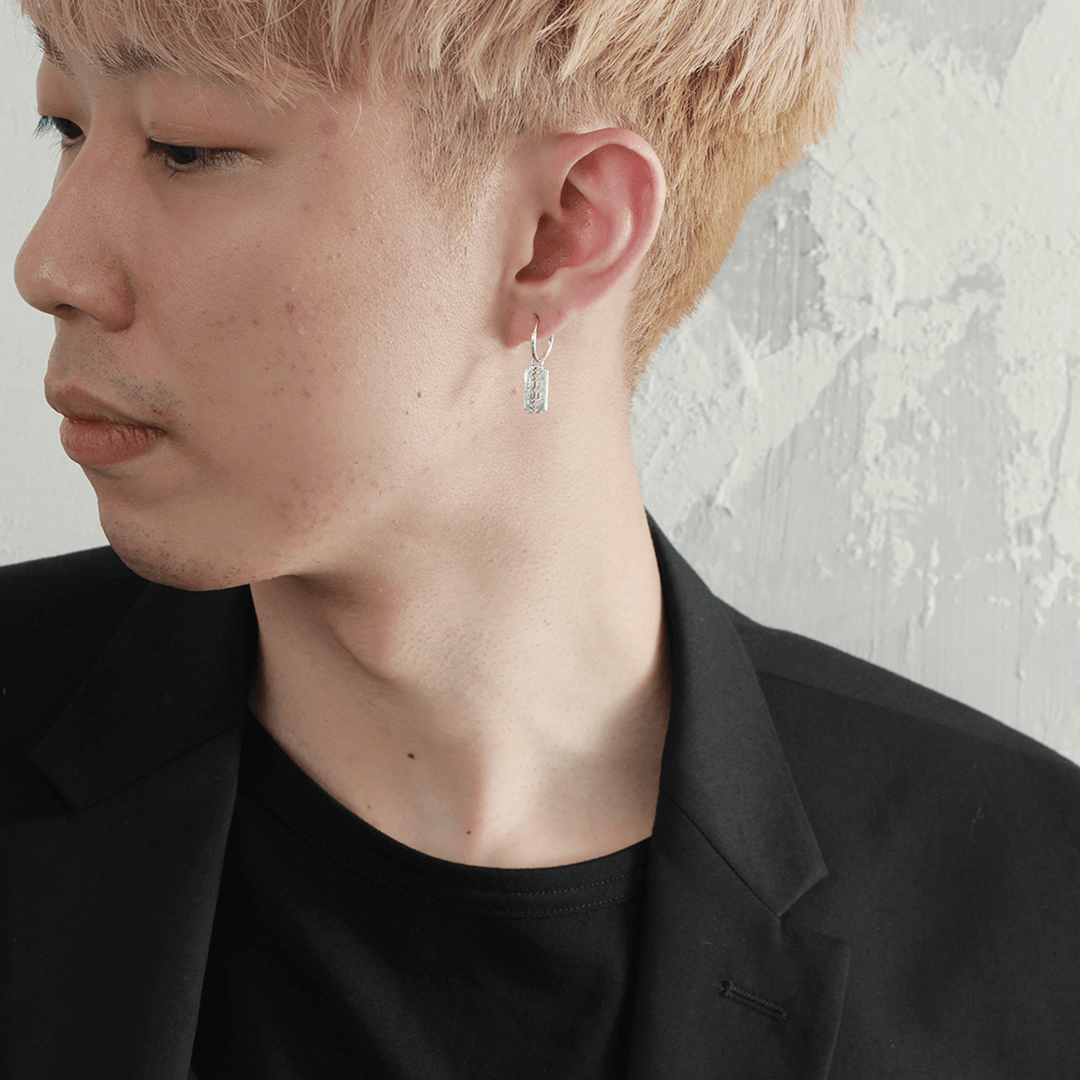 OFF THE WALL RAZOR HOOP PIERCE (for one ear) / XE-026