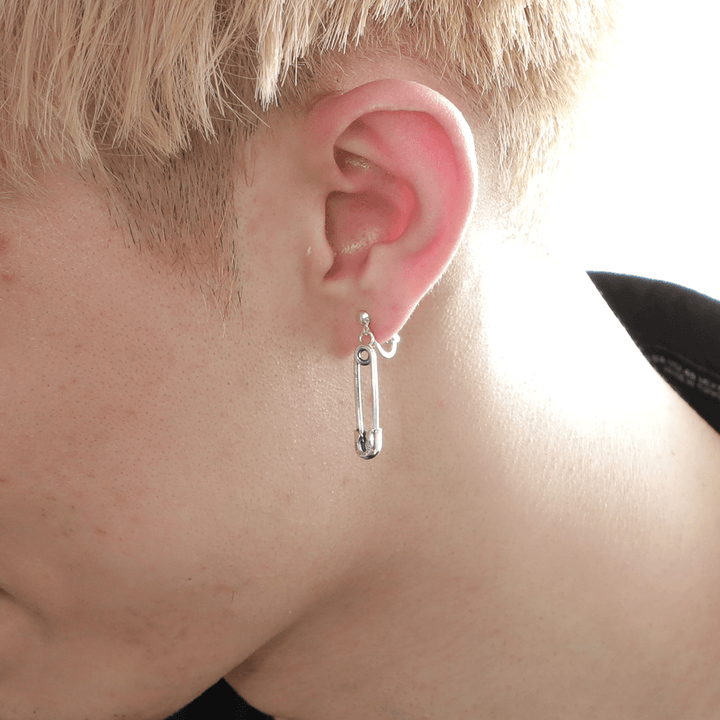 OFF THE WALL NEVER HURT YOU SAFETY PIN EARRING(片耳用) / XE-028