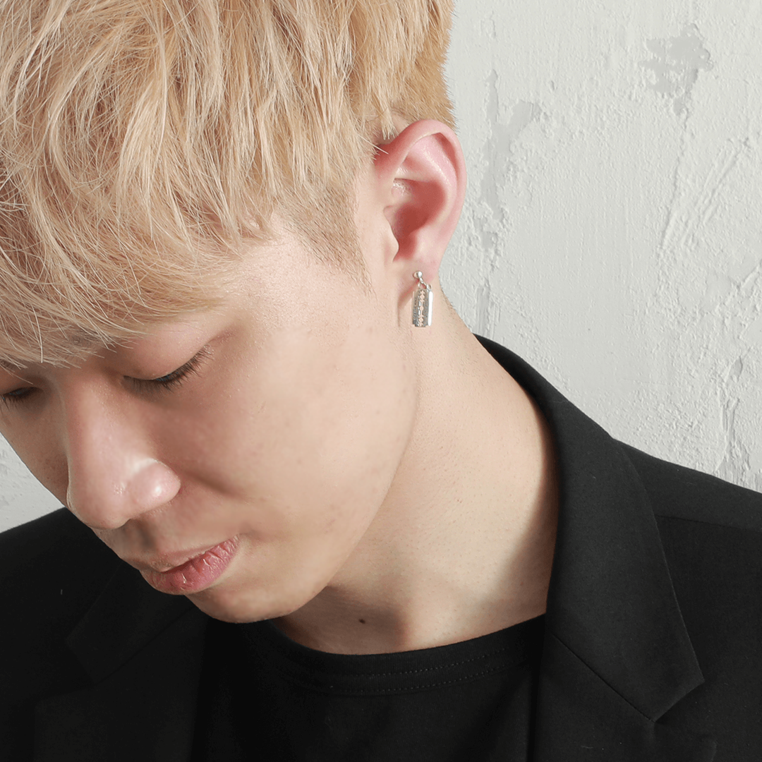 OFF THE WALL RAZOR EARRING(片耳用) / XE-029