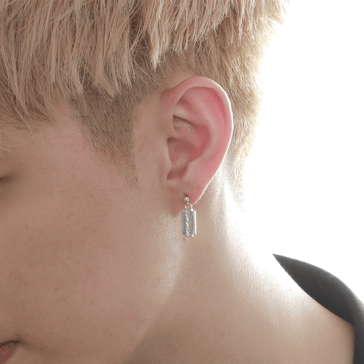 OFF THE WALL RAZOR PIERCE (for one ear) / XE-032