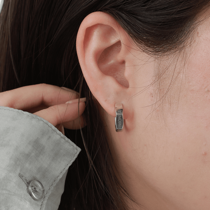 OFF THE WALL HARMONISE NUT EARRING(片耳用) / XE-034