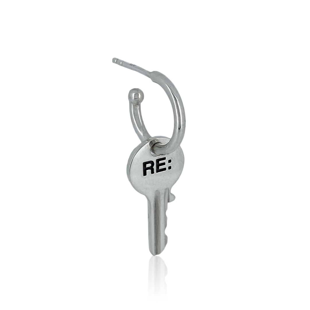 OFF THE WALL RE: KEY HOOP POST PIERCE(片耳用)