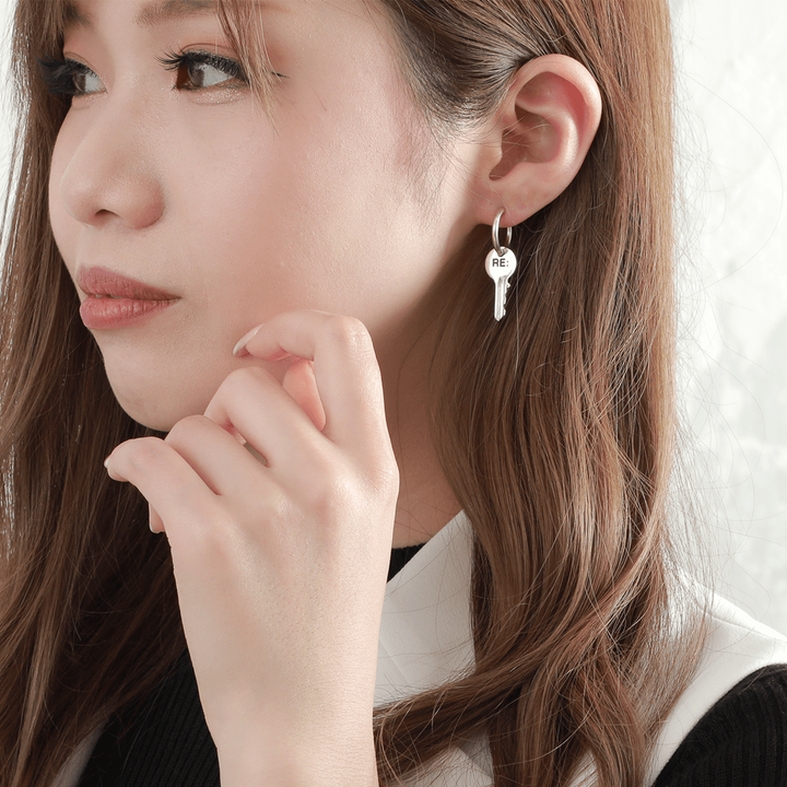 OFF THE WALL RE: KEY HOOP EARRING(片耳用) / XE-040