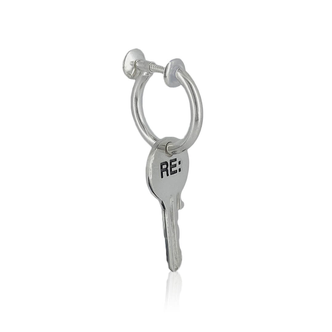 OFF THE WALL RE: KEY HOOP EARRING(片耳用)