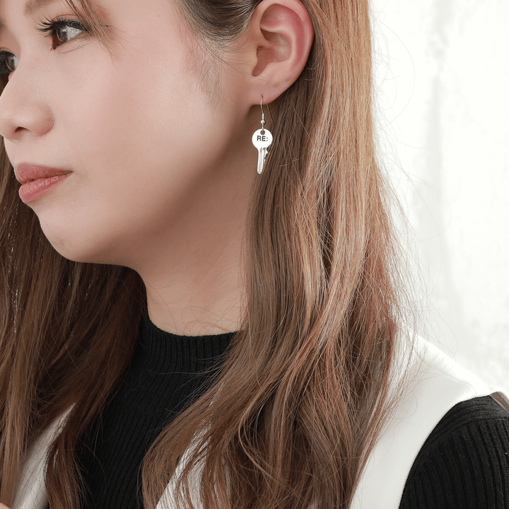 OFF THE WALL RE: KEY HOOK PIERCE (for one ear) / XE-041