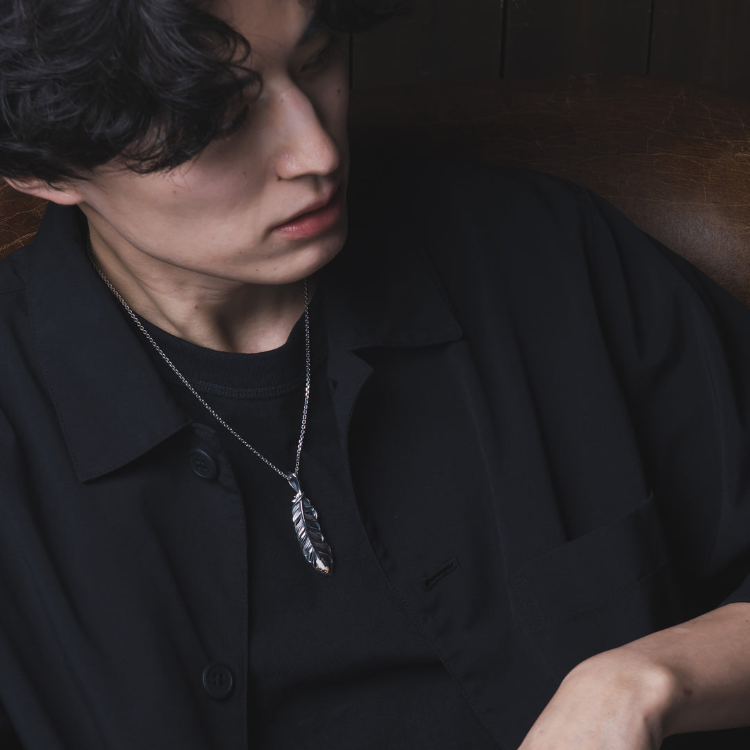 INTELLECTUAL FEATHER PENDANT L/XP-007