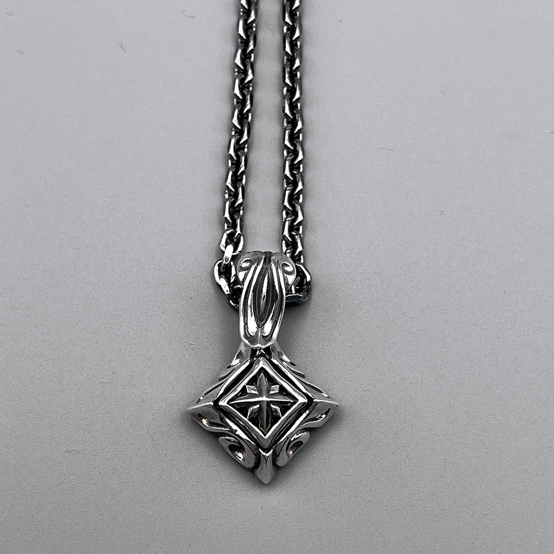 TRIPLE X EDITION URBAN TRIBAL PENDANT M/XP-145