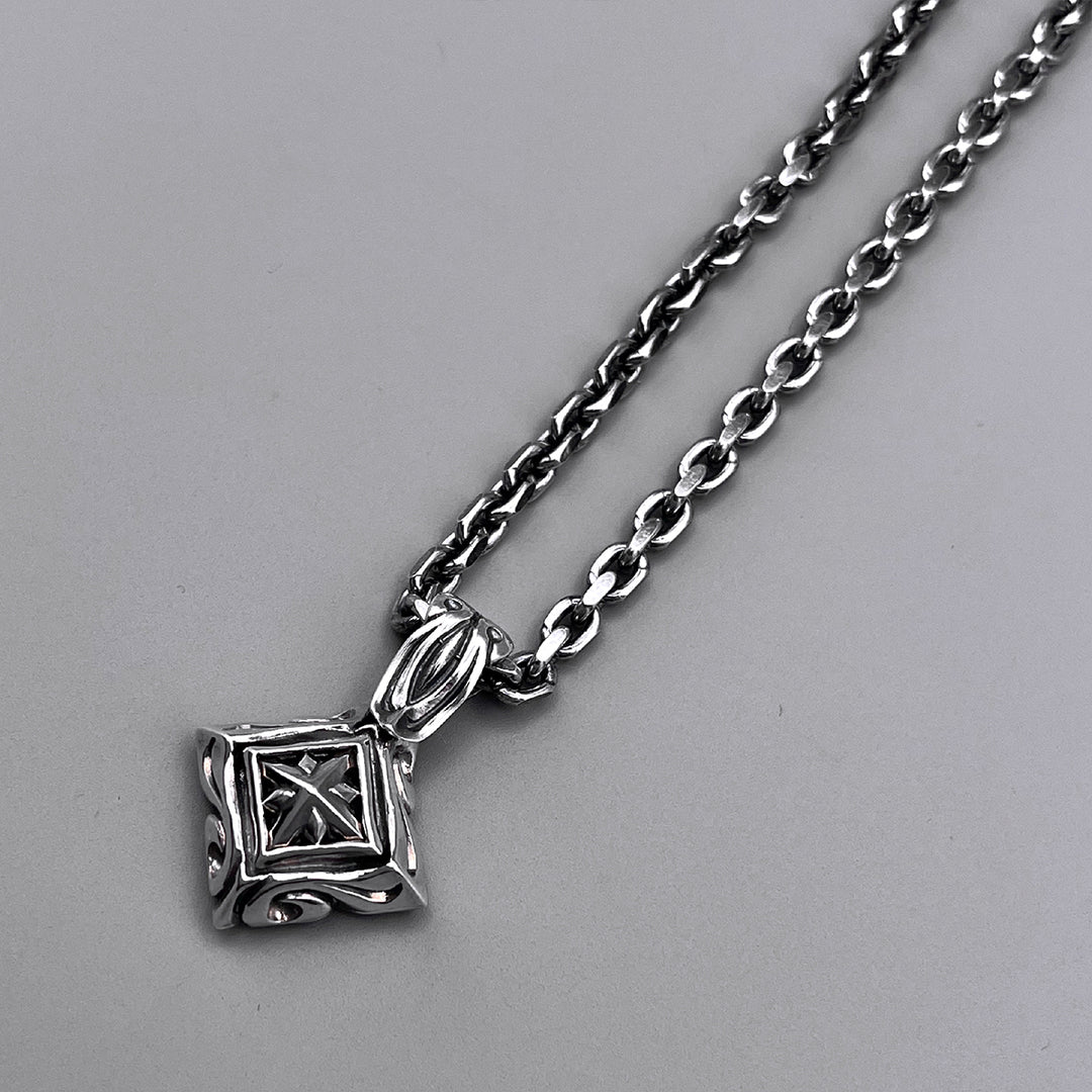 TRIPLE X EDITION URBAN TRIBAL PENDANT L / XP-147