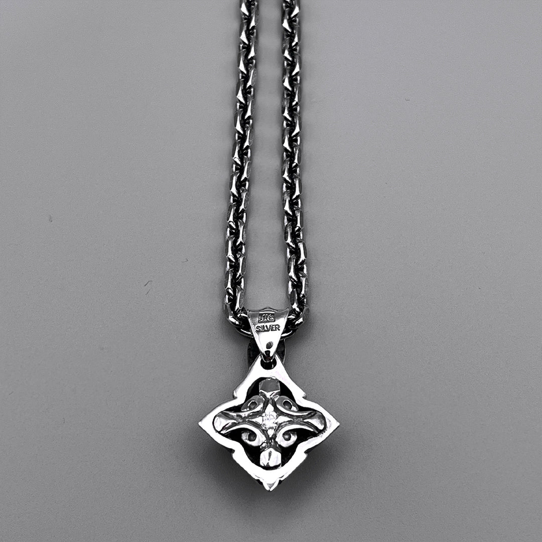 TRIPLE X EDITION URBAN TRIBAL PENDANT L / XP-147