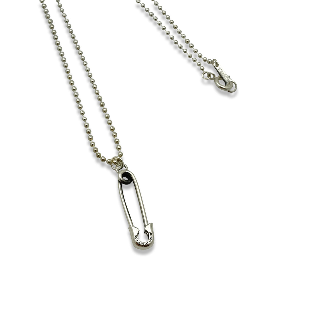 OFF THE WALL NEVER HURT YOU SAFETY PIN MINI PENDANT / XP-180