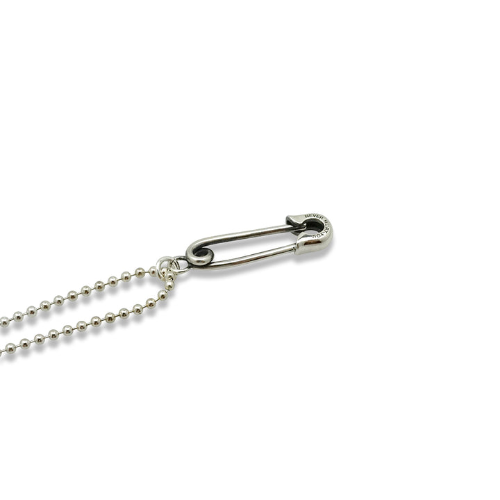 OFF THE WALL NEVER HURT YOU SAFETY PIN MINI PENDANT / XP-180