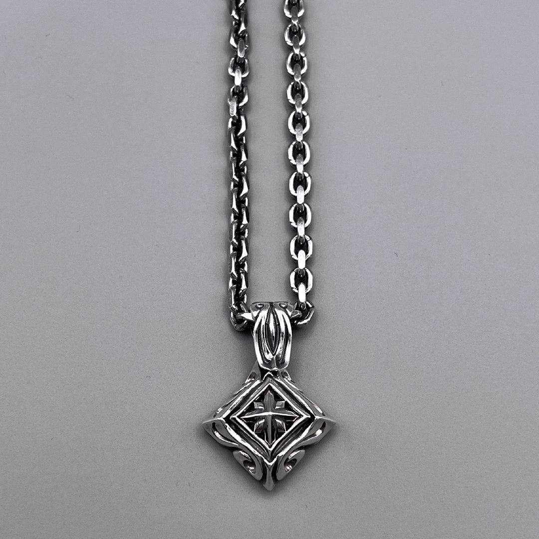 TRIPLE X EDITION URBAN TRIBAL PENDANT L
